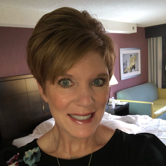 Meet your Posher, Stacia - Picture 1 of 1